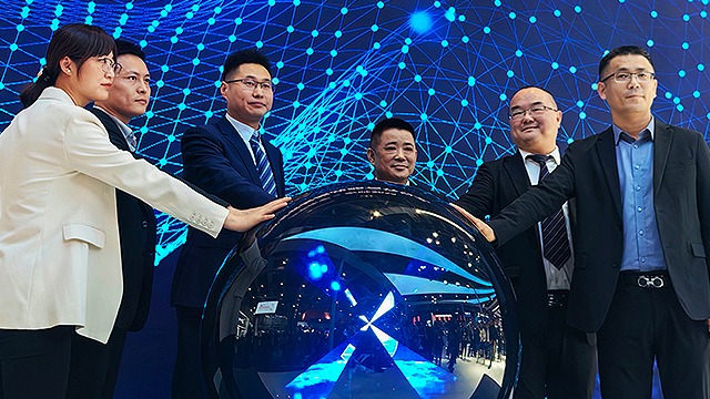 2024上海Chinaplas展会：湖南宏晔新材料与万华化学签订回收聚碳酸酯战略合作协议
